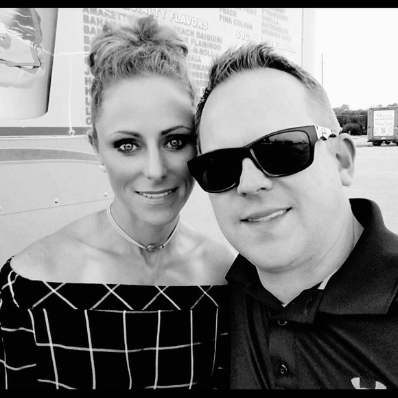 Meet your Posher, Stephanie - Picture 3 of 8